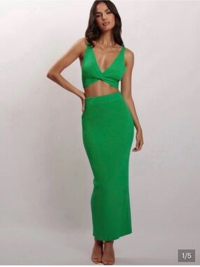 Meshki Emerald Green Ribbed Maxi Skirt